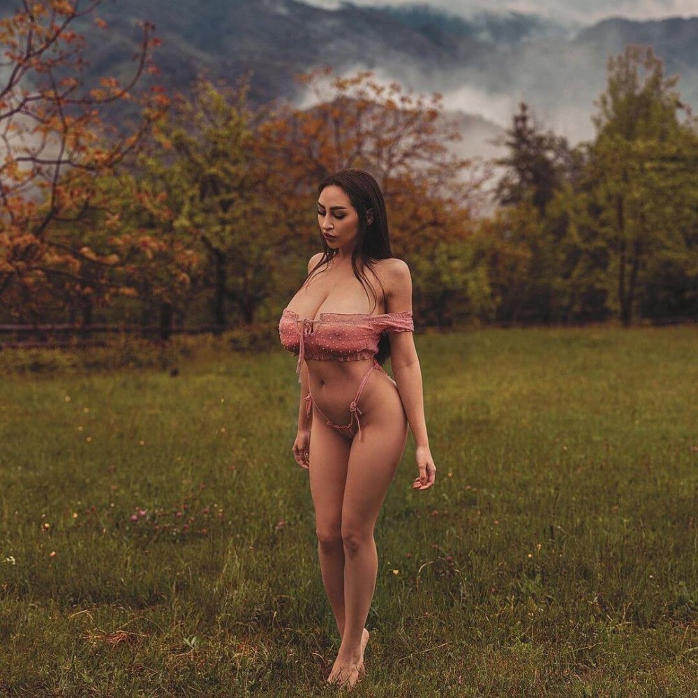 Louisa khovanski photo shoots naked