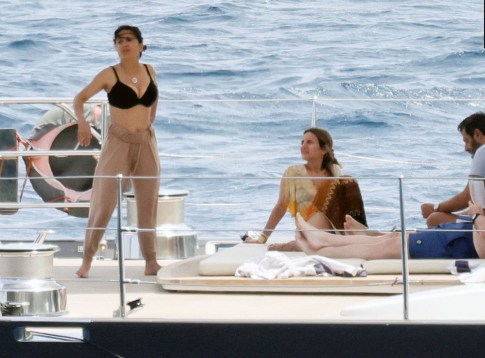 Salma Hayek in the elevator