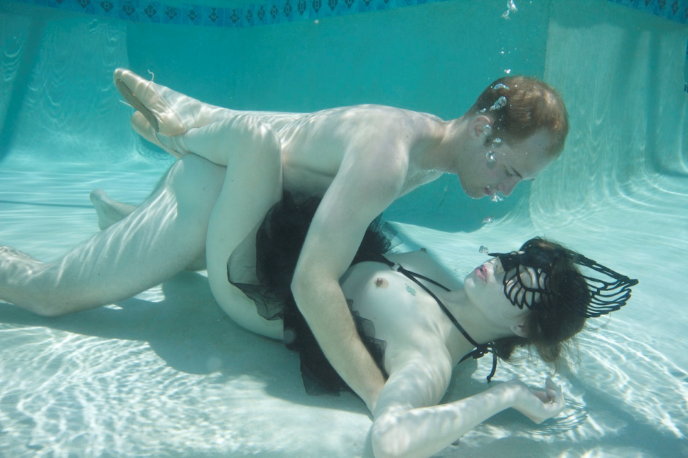 Whitswimsuit Underwater Sex in Black Aquablade