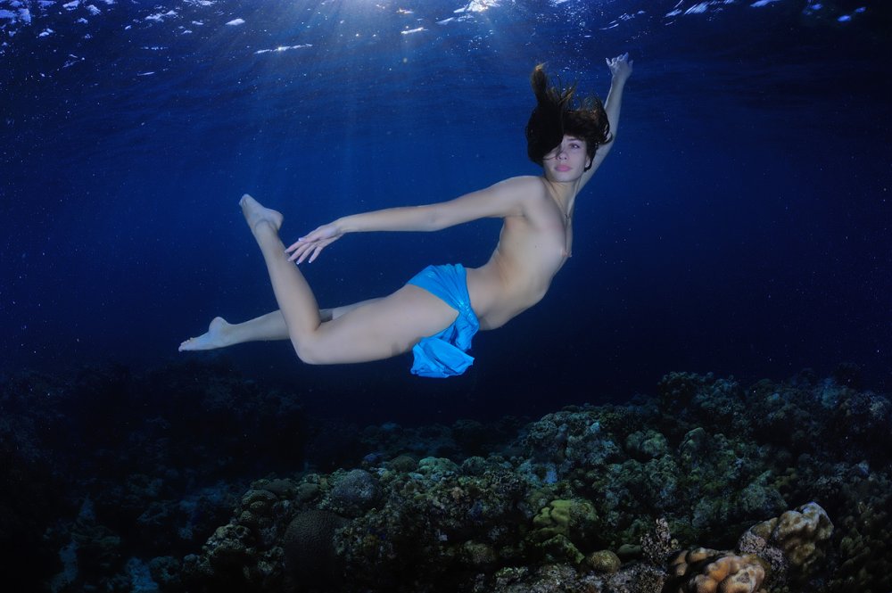 Erotic shootings under water
