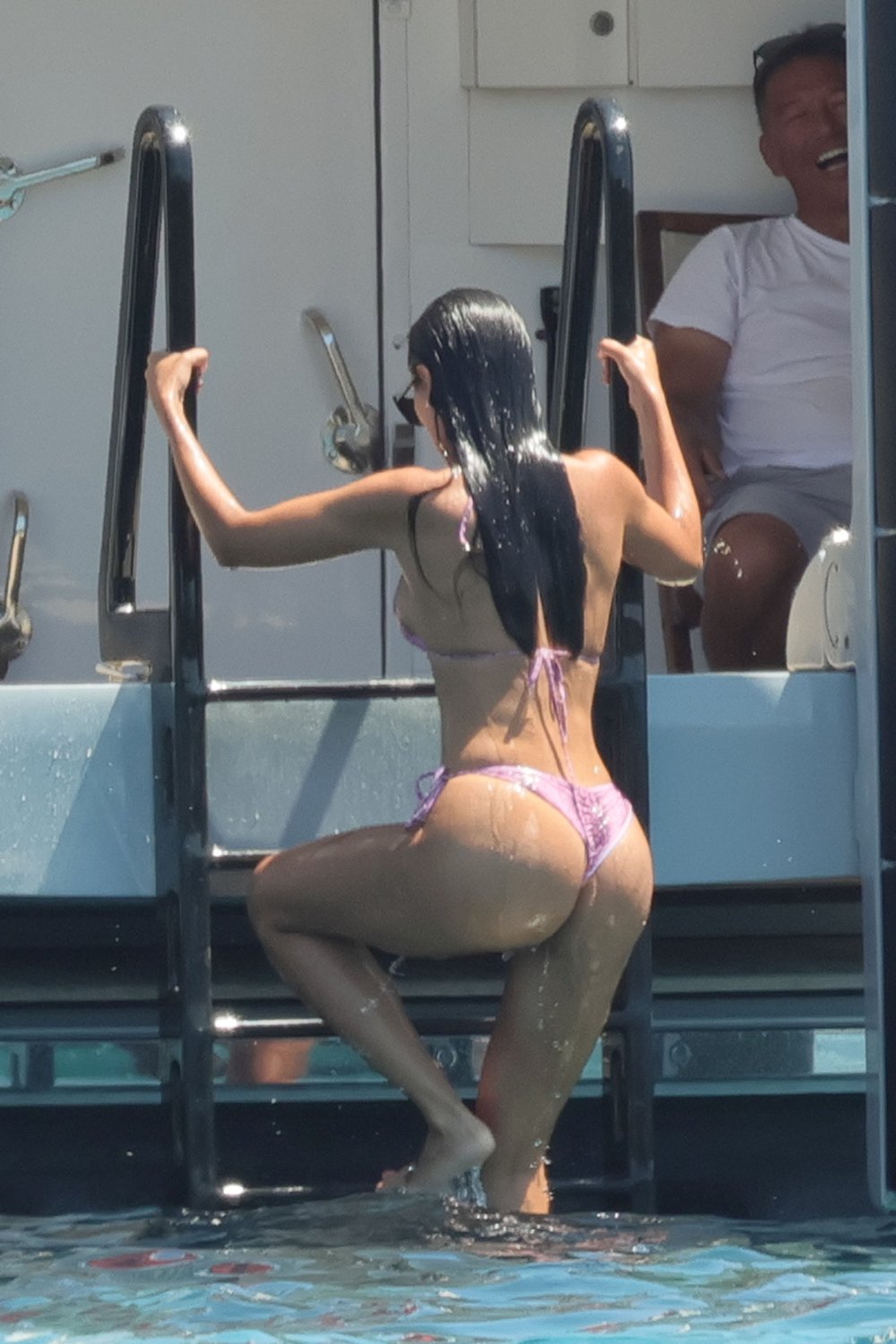 Eiza gonzalez feet