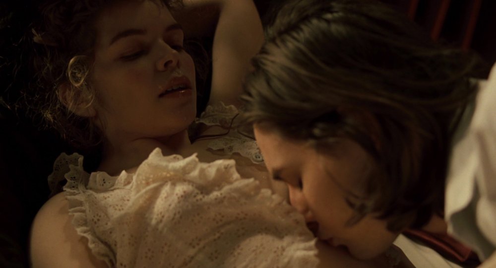 Dorian Gray Film 2009 Kiss