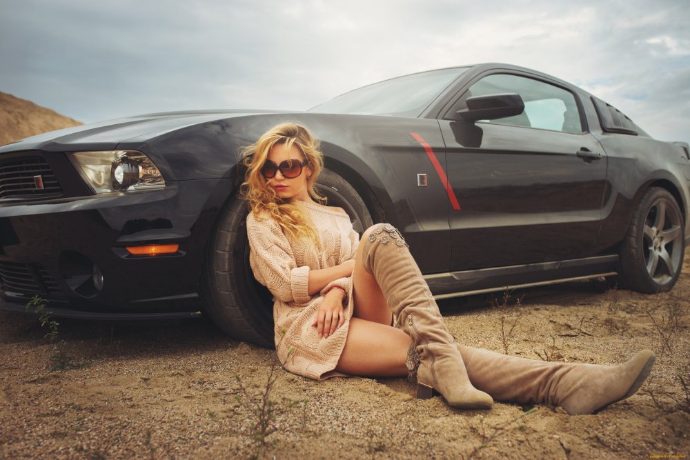 Ford Mustang 1969 Eleanor with a girl