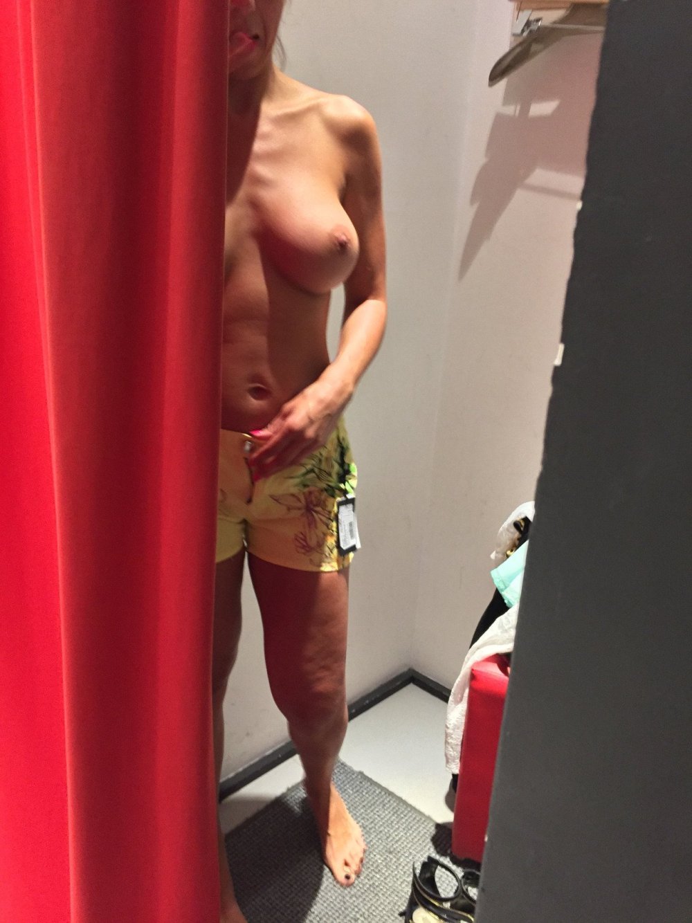 Fitting Room Flacing