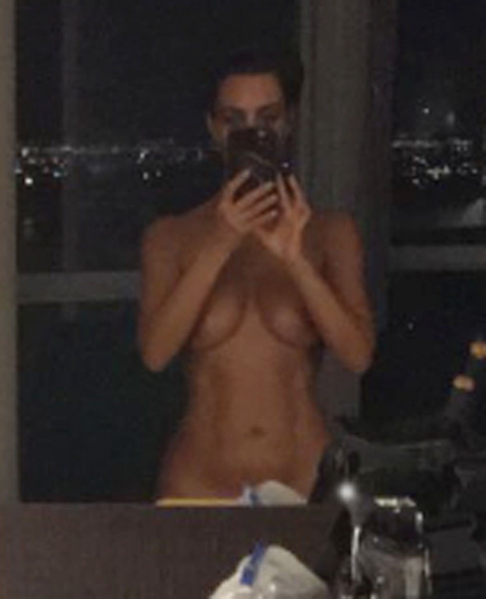Kim Kardashian without panties