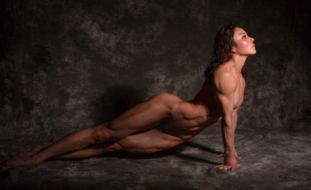 Yuan Herong Bodybuilder Naked