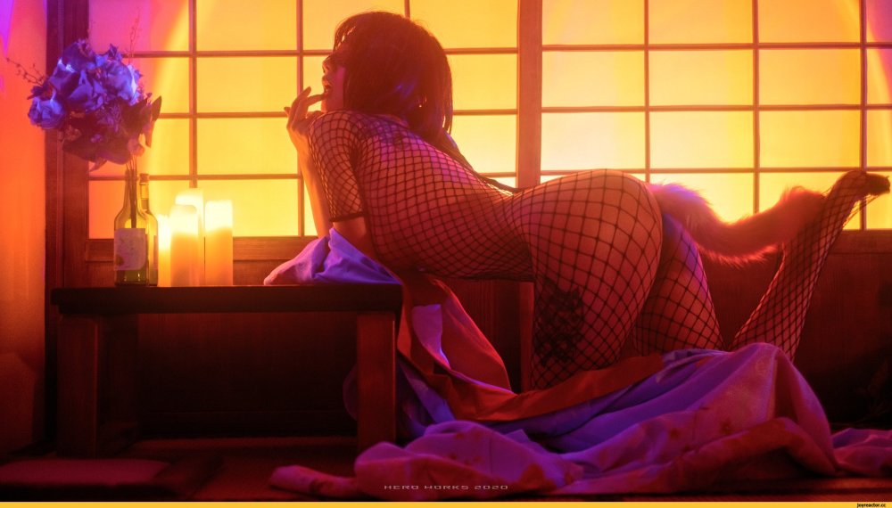 Asian women in the New Year's outfits naked and tits