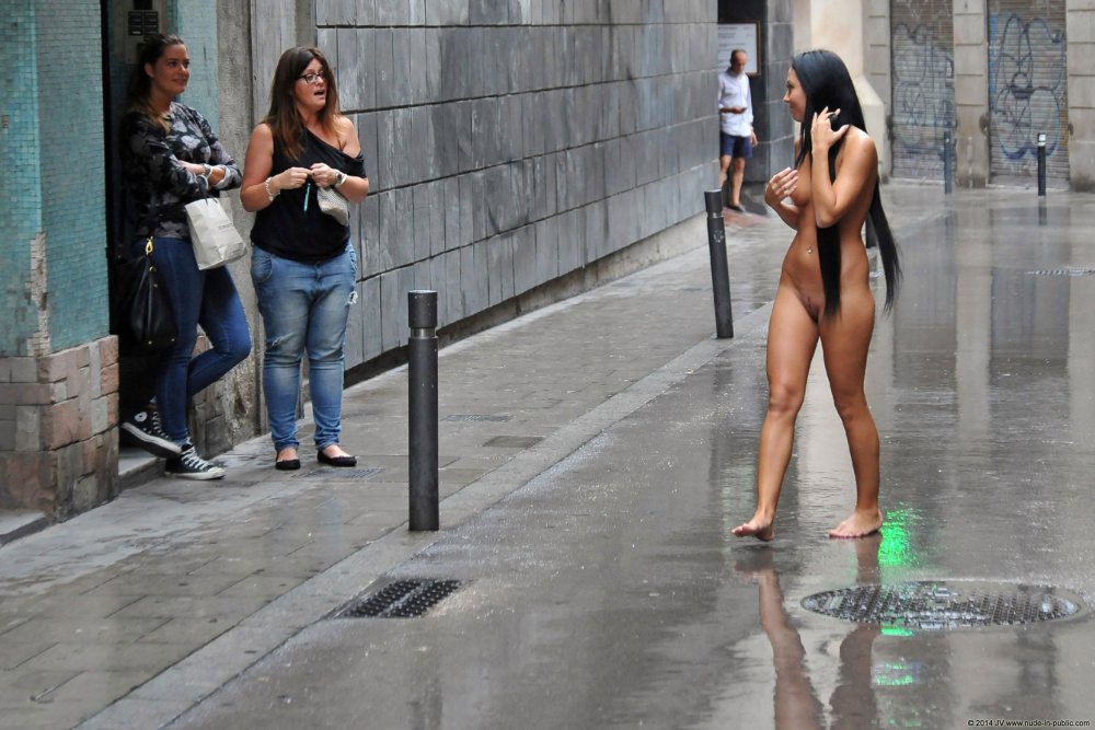 Nicole Vice Walking Naked Down The Streets