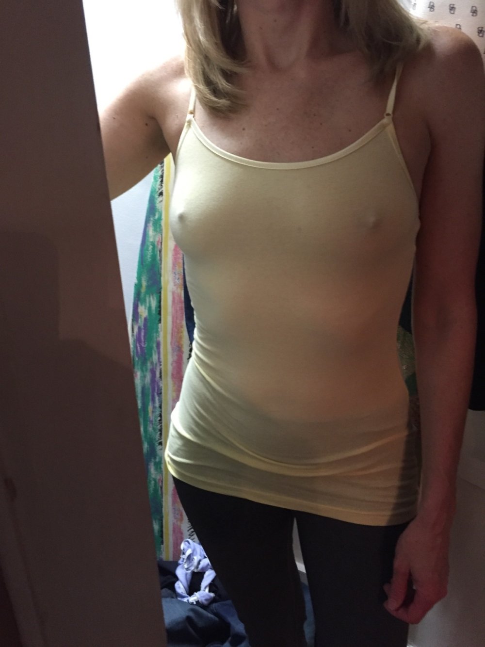 Classmate without a shelf selfie