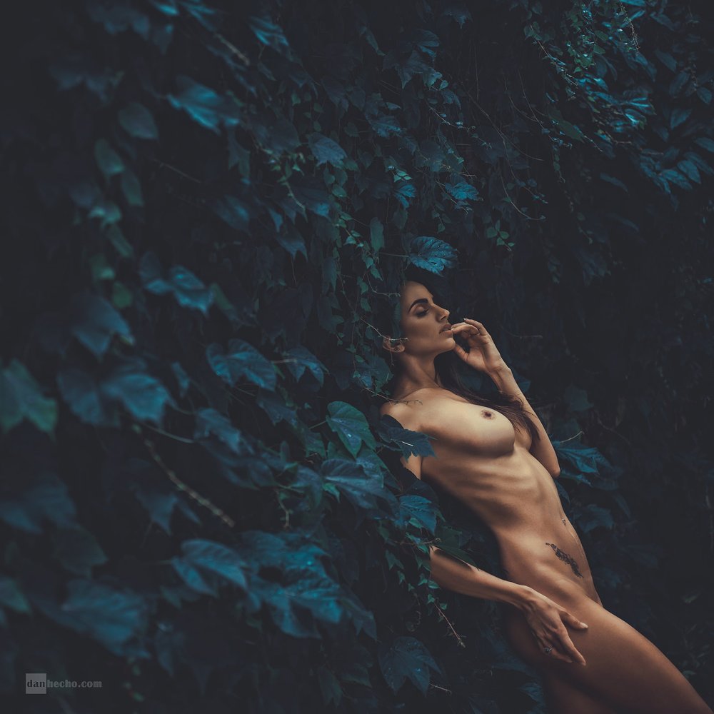 Nadezhda Popova Dan Khecho Naked ass