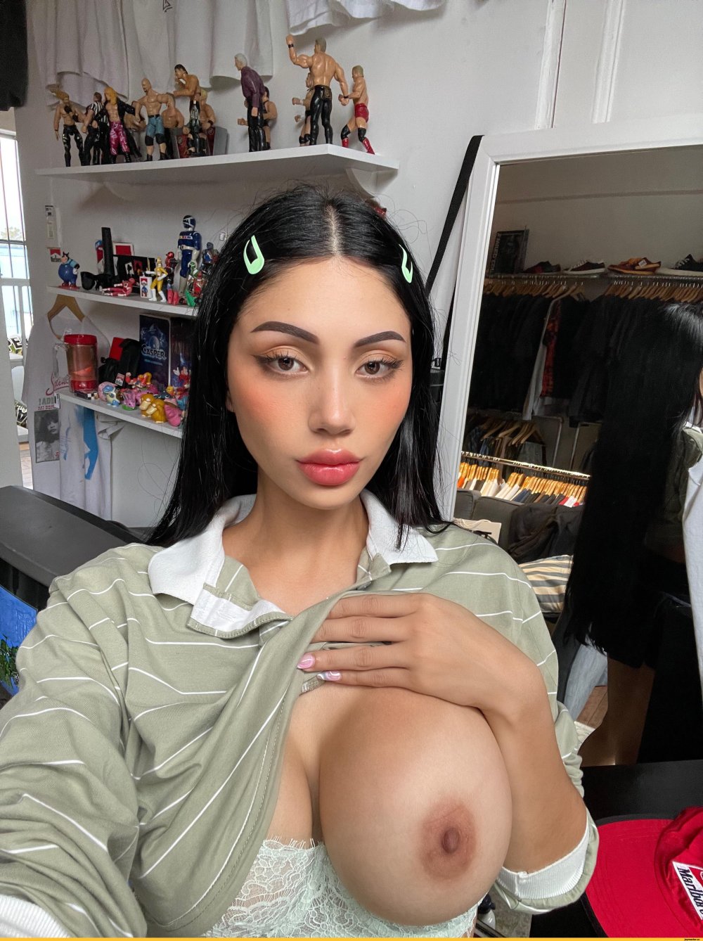 Valentina Olivas Aka Bratzmon Tits