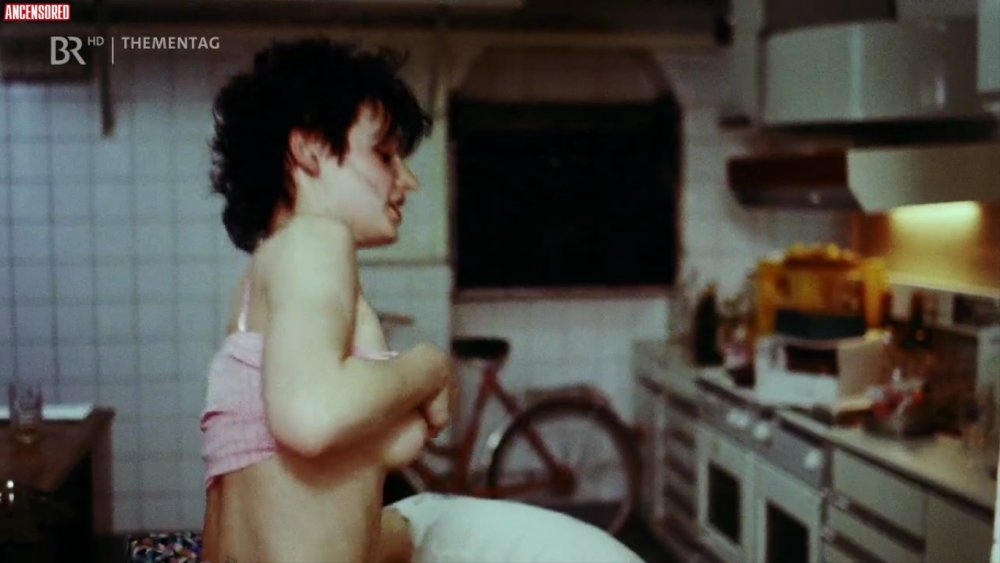 Dwarf film 1982 nudity