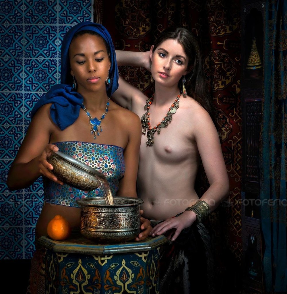 Naked Moroccan women