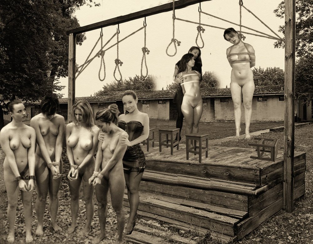 Naked women in concentration camp