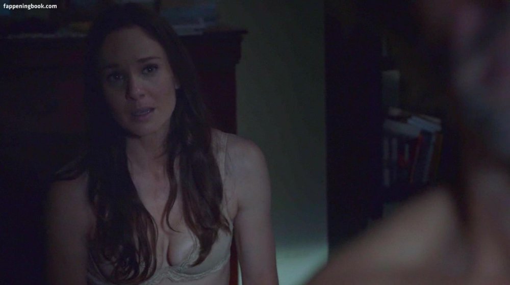 Sarah Wayne Callis Hot