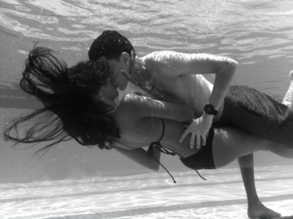 Kiss under water