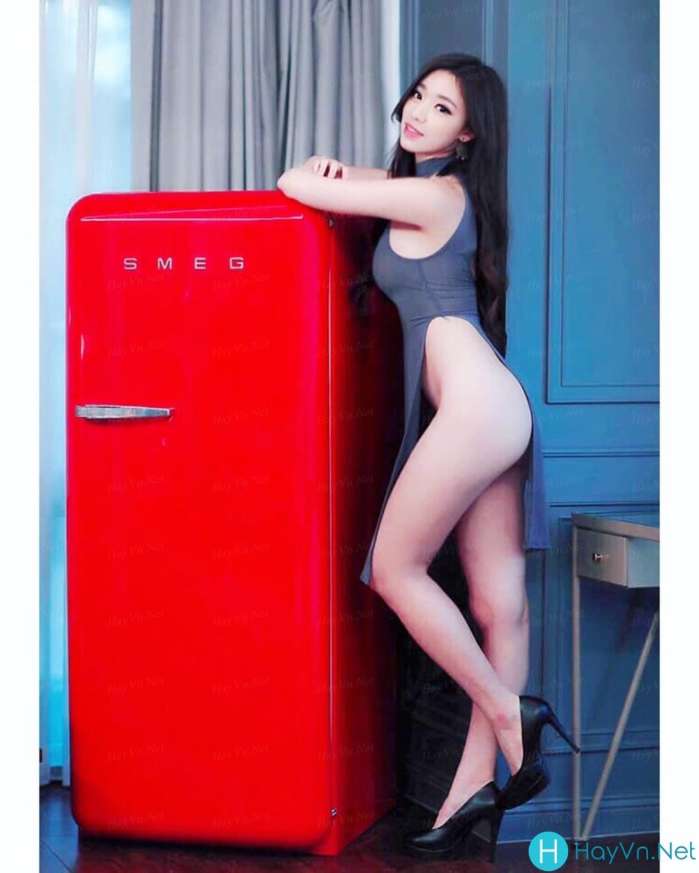Retro style refrigerator