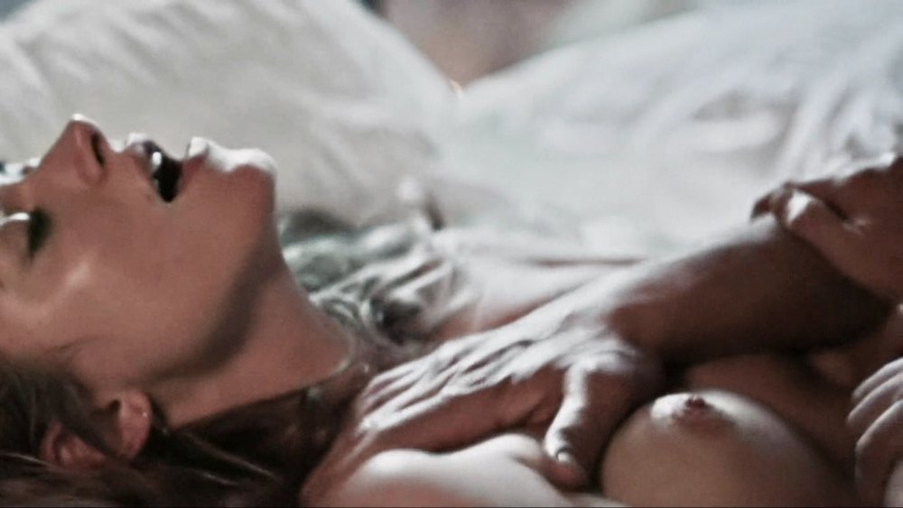 Actress Imozhen Putes Naked