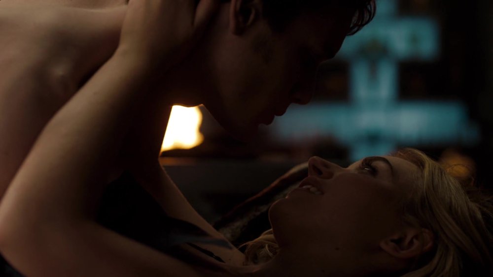 Imojen Puts frankly nude in films