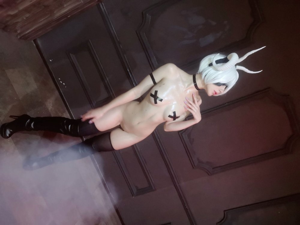 Cosplay B from Nier Automata