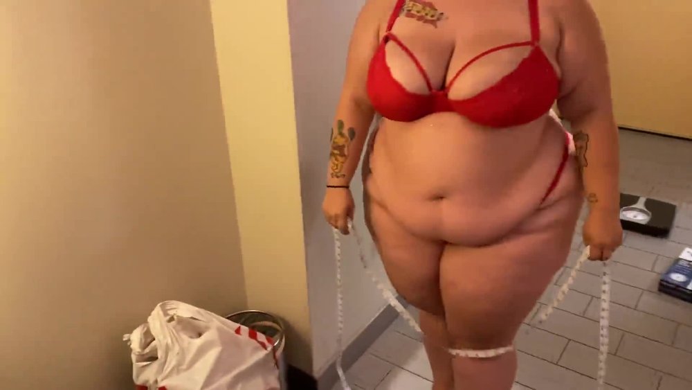 Plump Princess SSBBW Bio Height