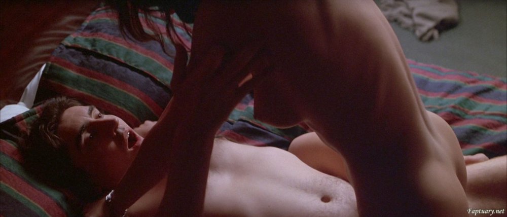 Elizabeth Hensstidge boobs