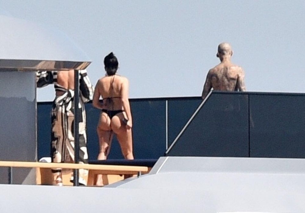 Travis Barker 47 Roninov