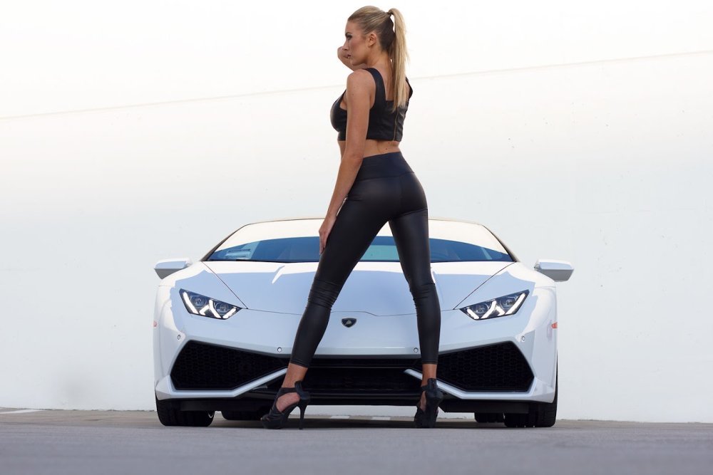 Lamborghini Huracan Girl