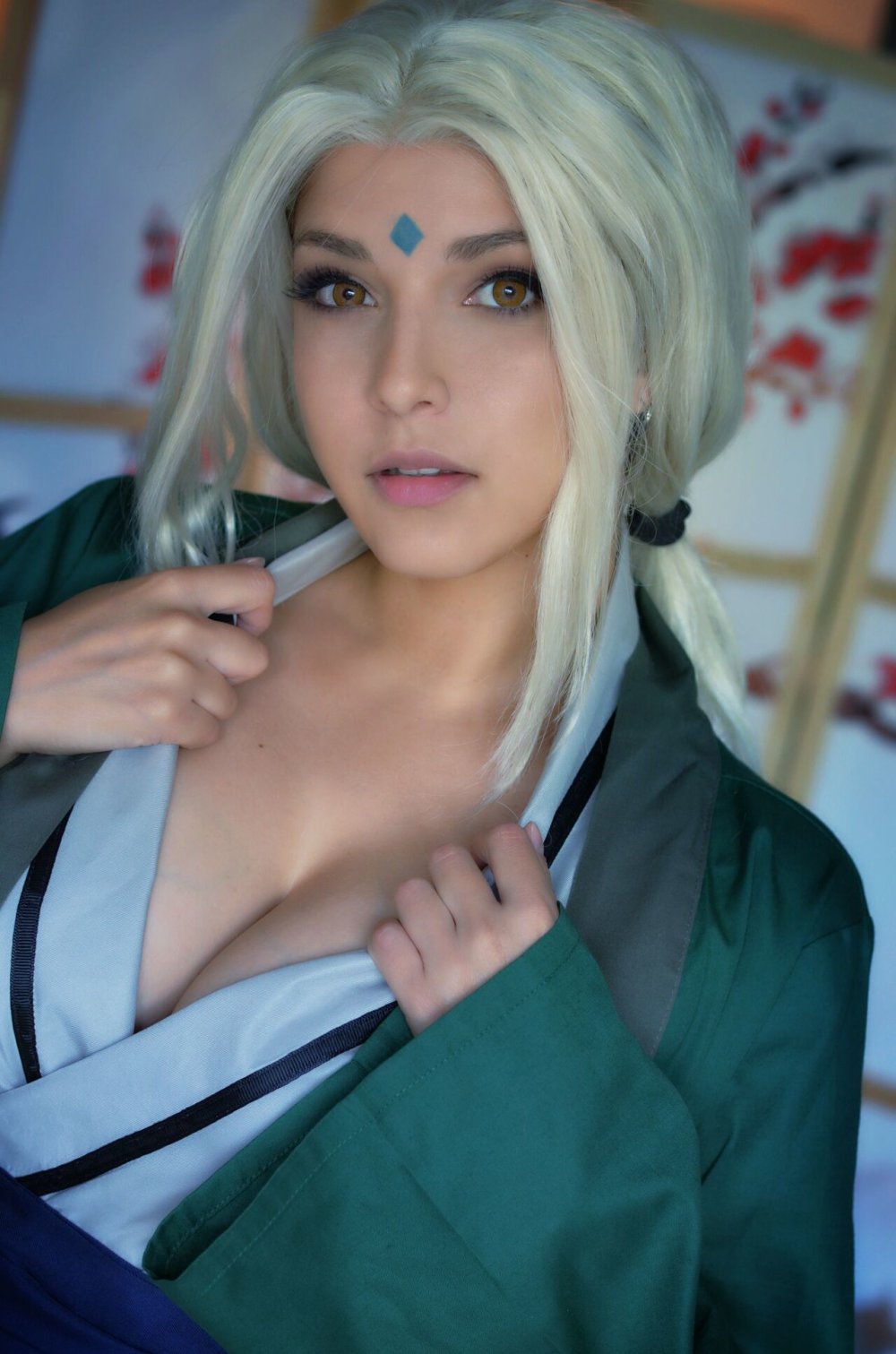Tasha Cosplay Tsunade