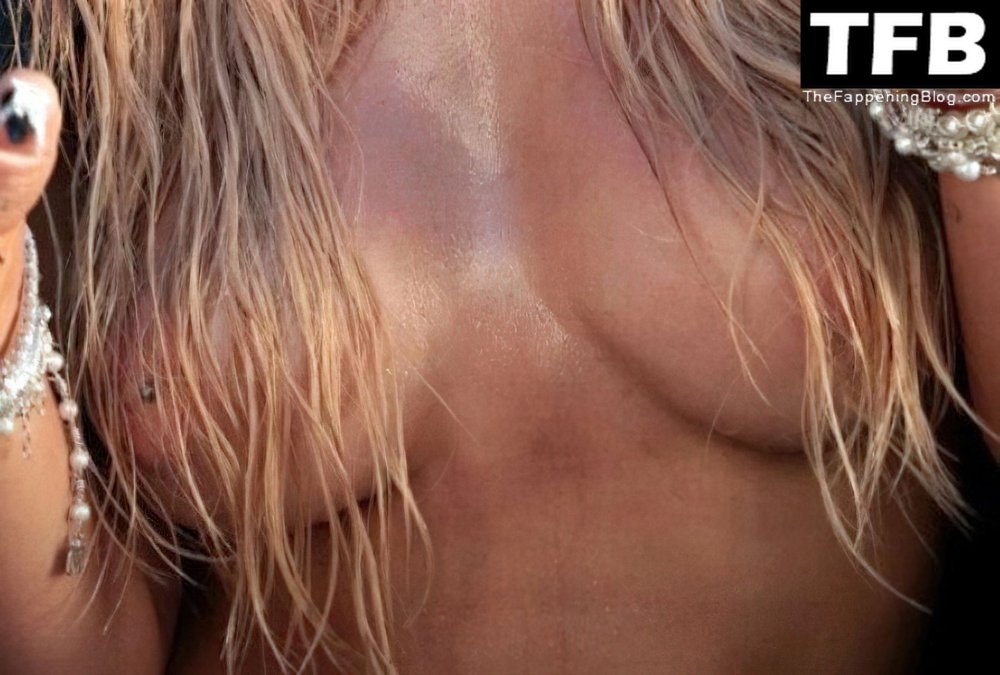 Bella thorne naked
