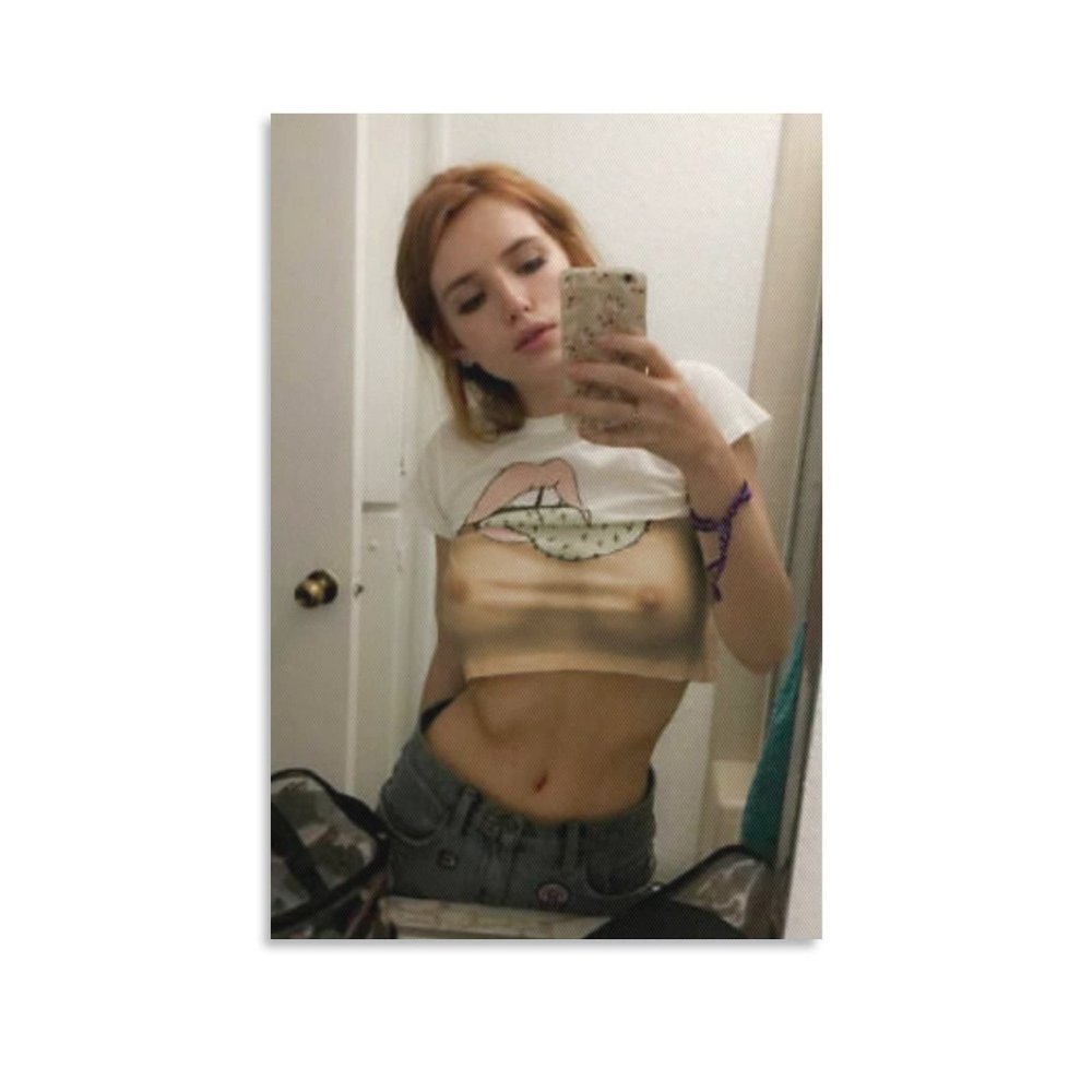 Bella Thorne Selfie