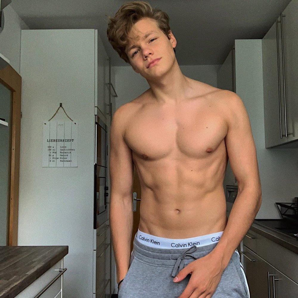 Florian Masek torsos