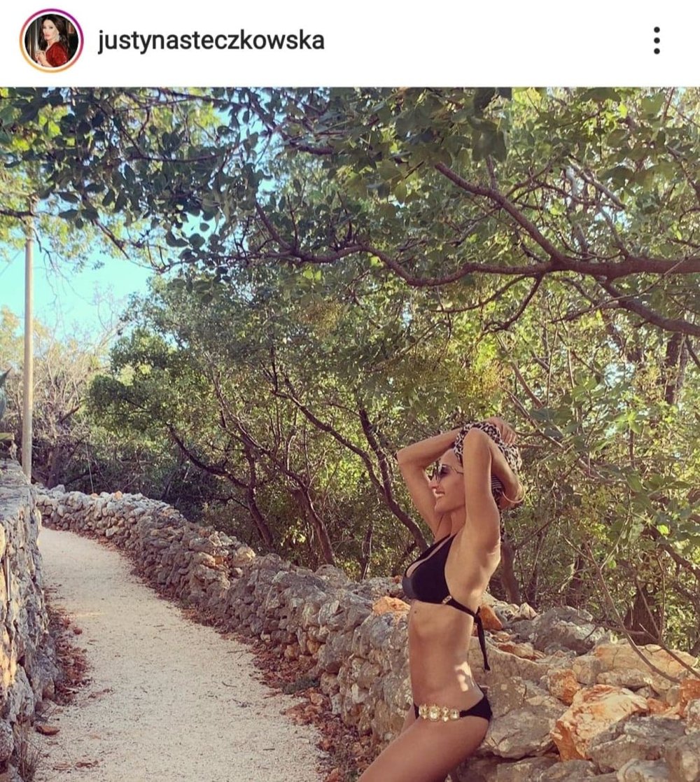 Justina Stechkovsk is naked