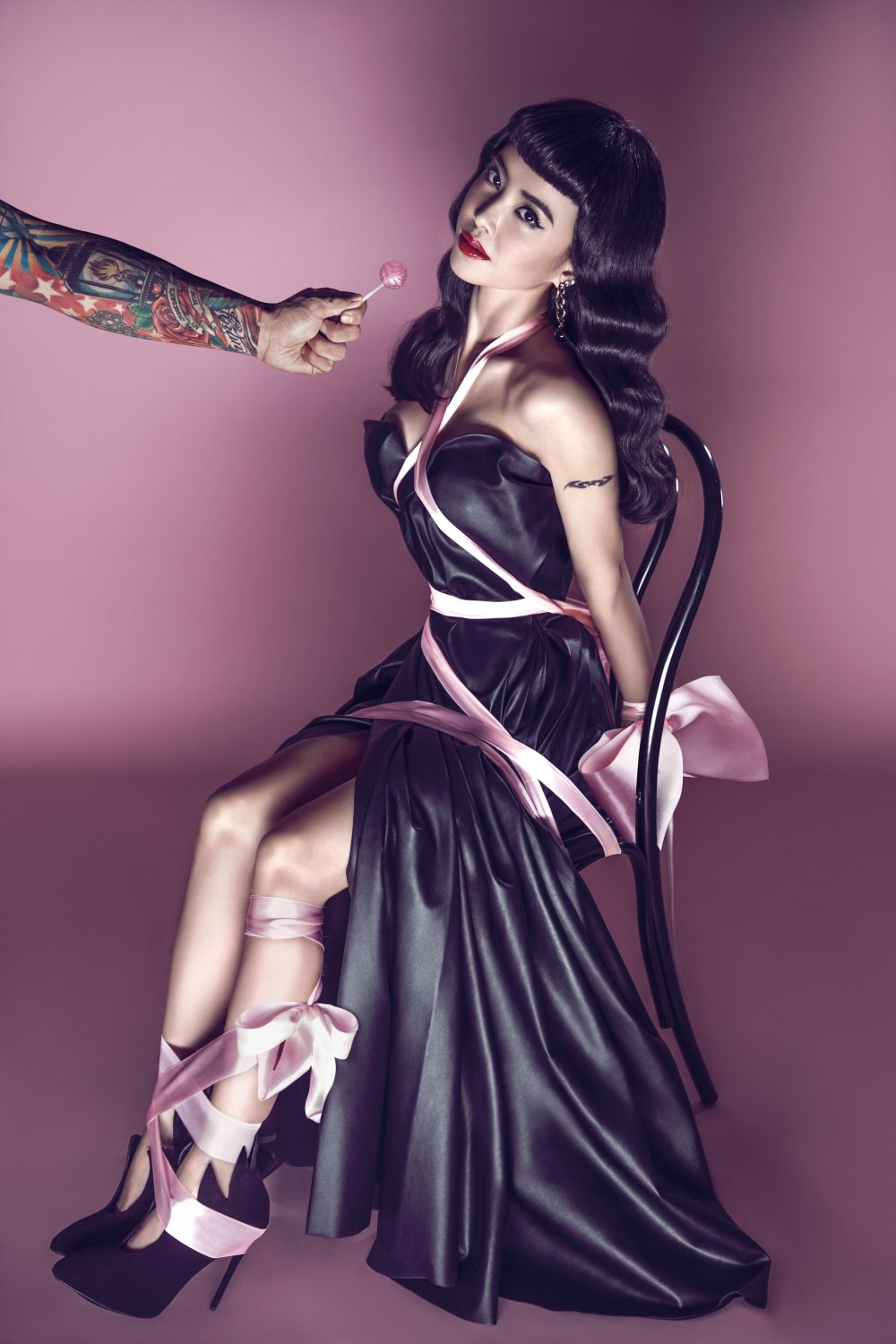 Jolin Tsai is connected