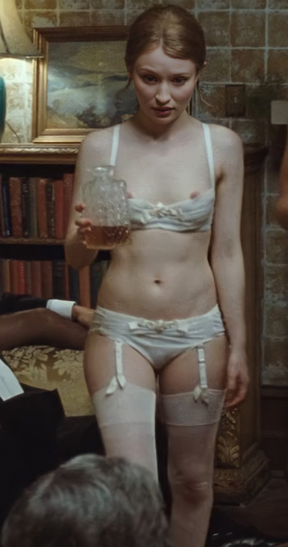 Emily Browning Nudent