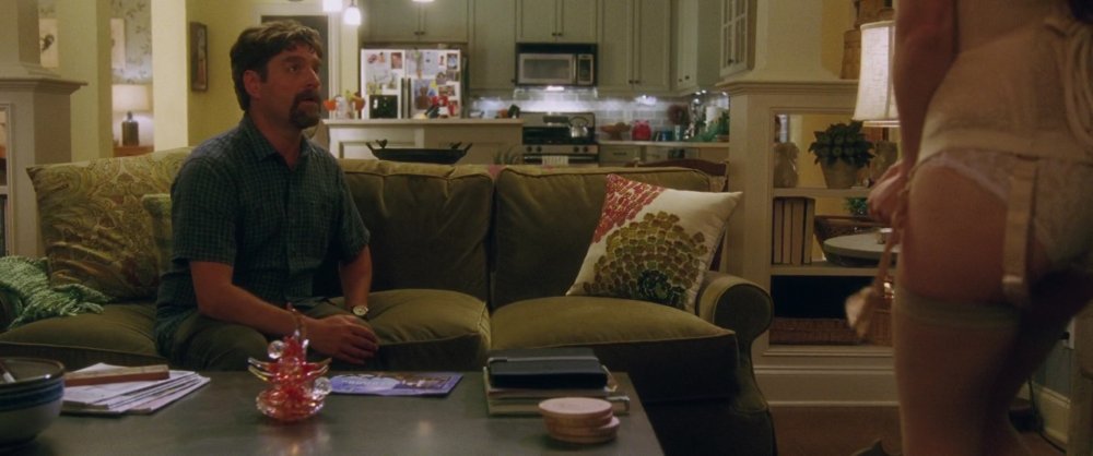 Aila Fisher spies next door