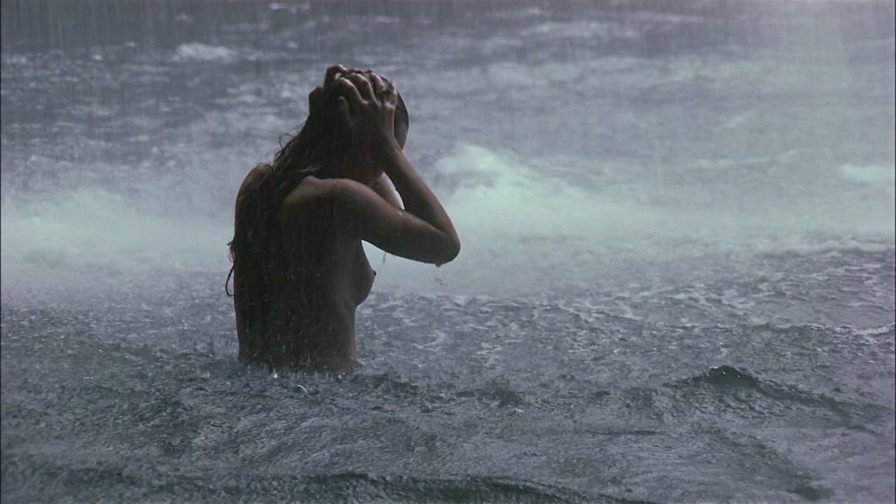 Milla Yovovich Blue Laguna