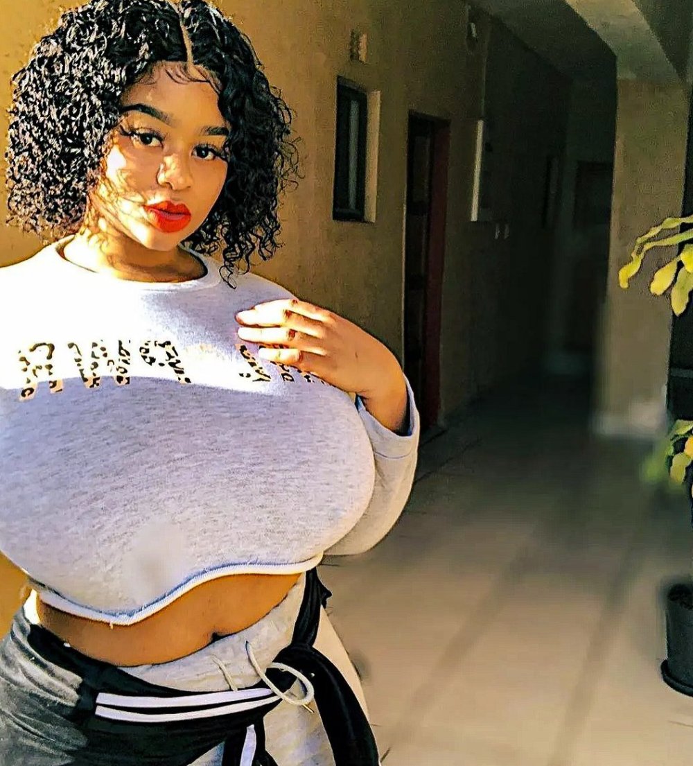 Big Tits Model Manas Kim