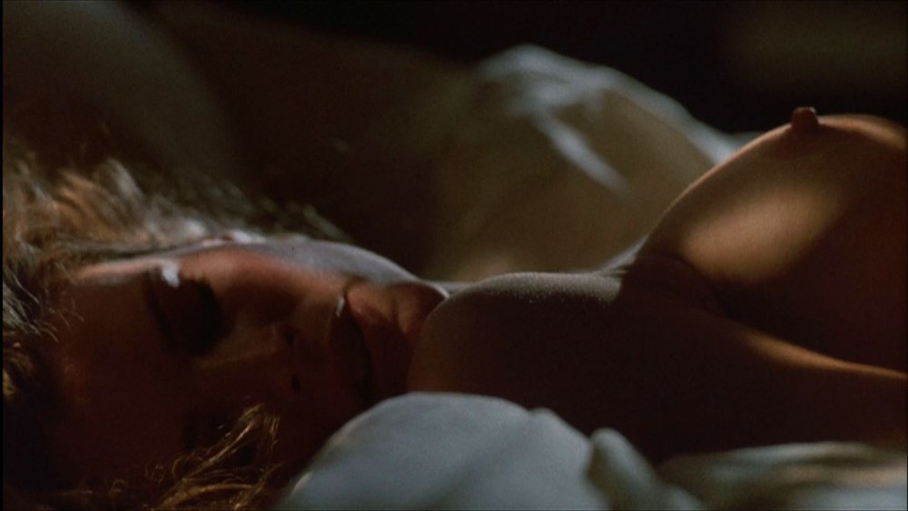Kim Basinger naked in the cinema