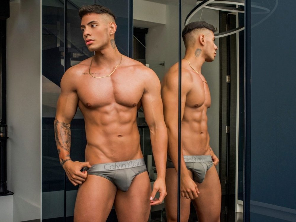 Max Wyatt Wyette Naked