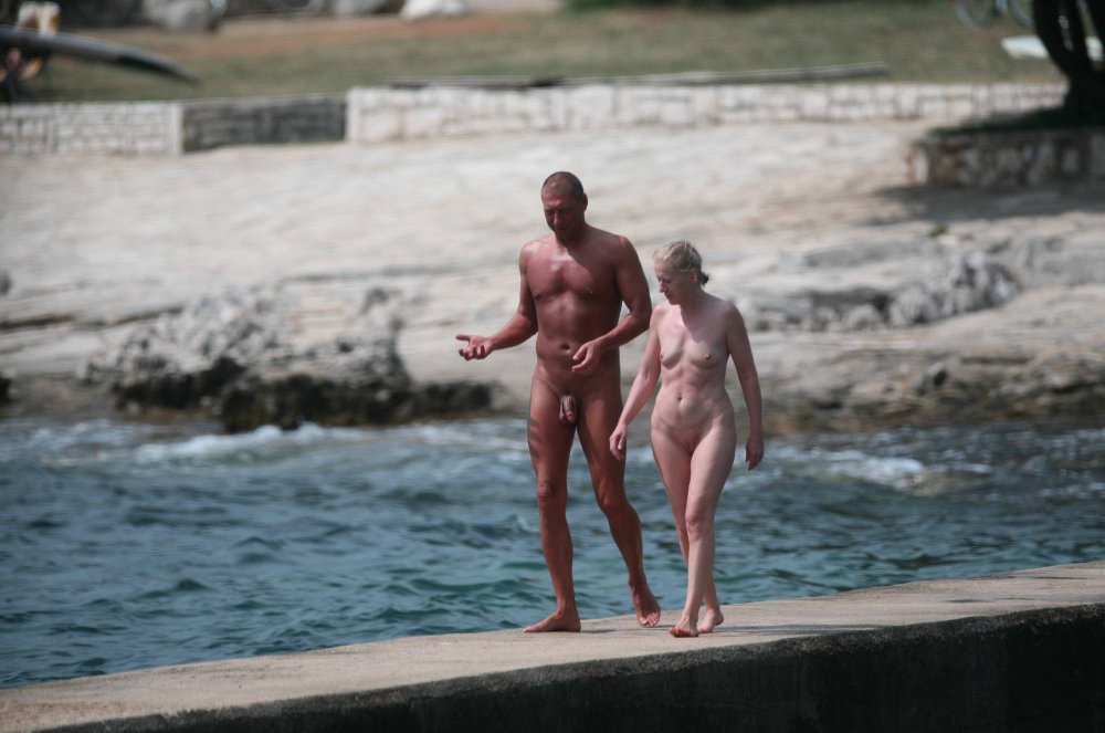 On the beach of nudists