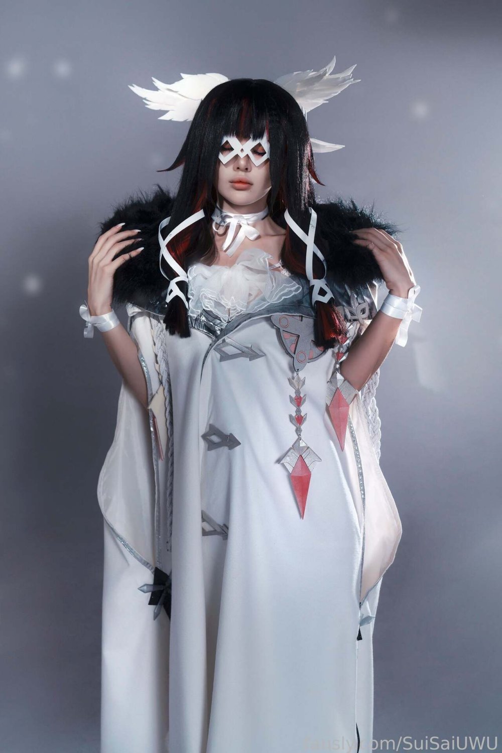 Colombina Genshin cosplay