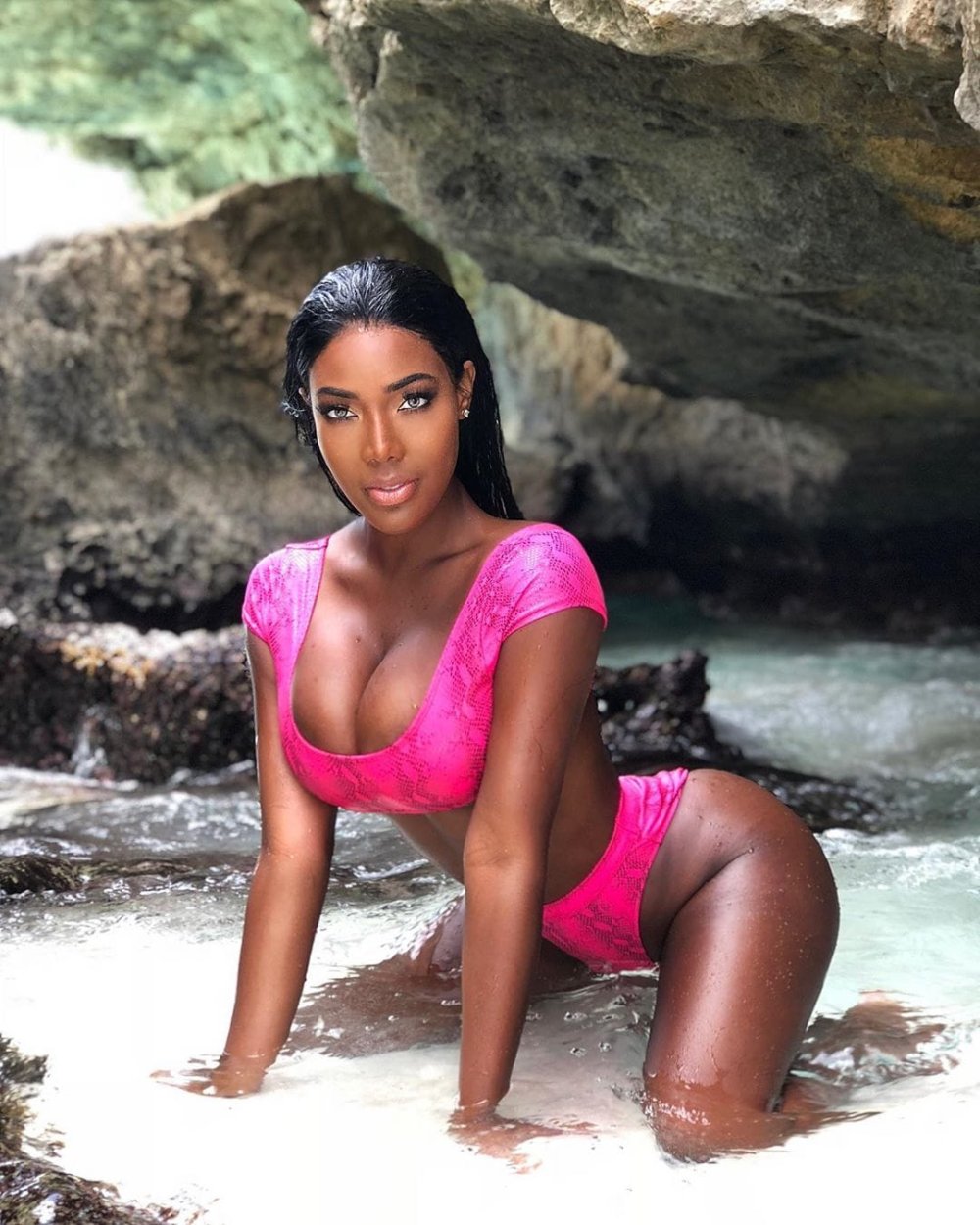 Monifa Jensen to plastic