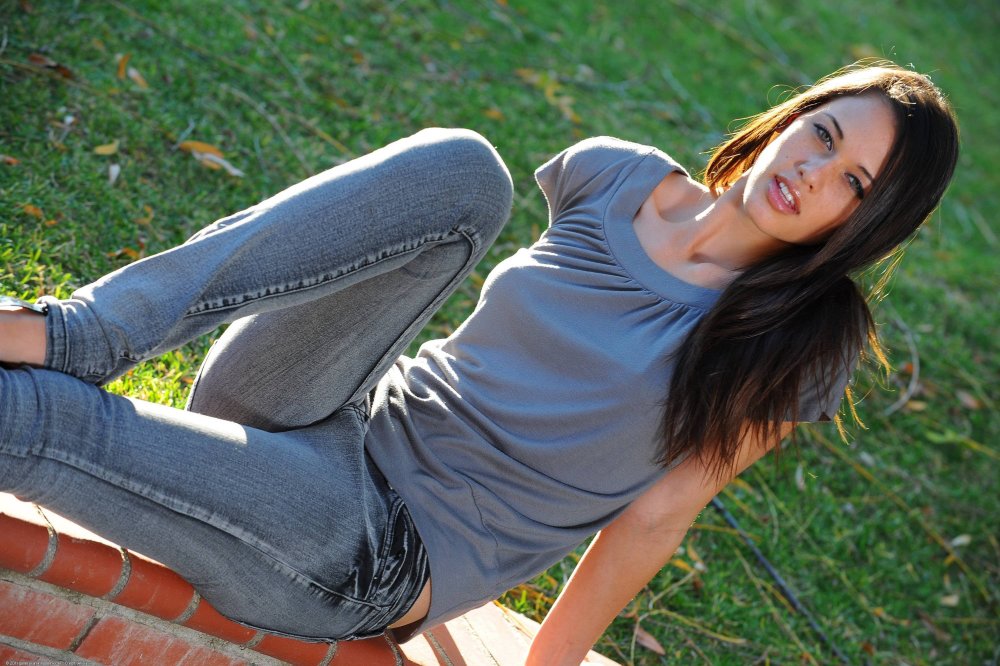 Tiffany Thompson in jeans