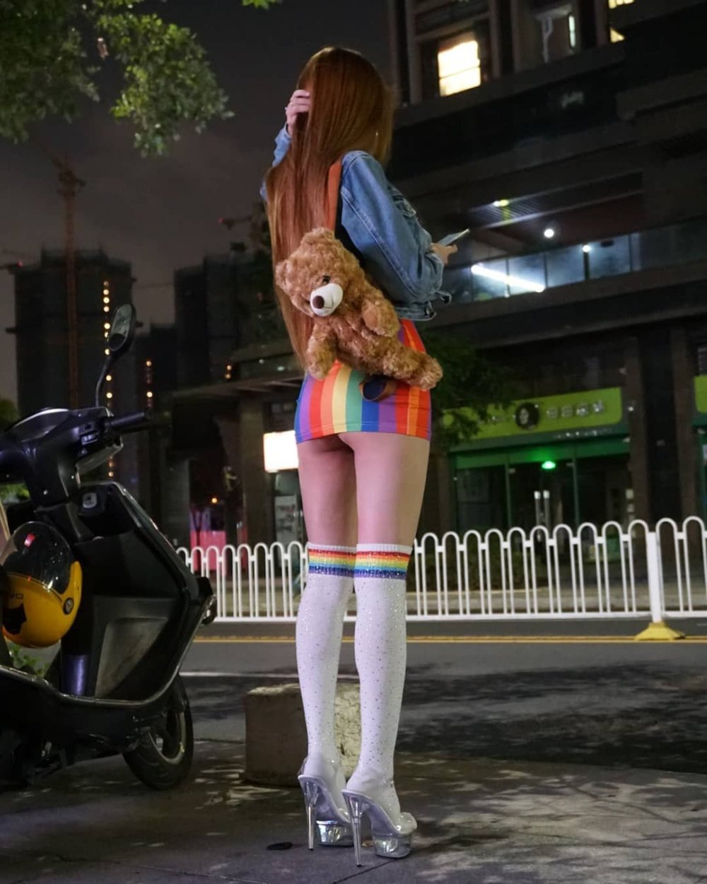 NAOMI & APOS; Sexycyborg & Apos; Wu drain