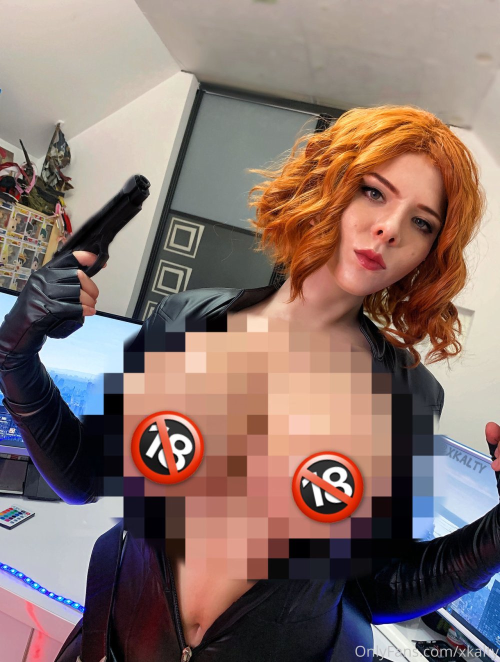 Black widow boobs