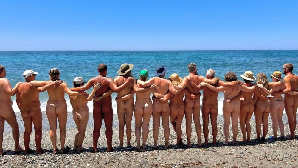 Familia nudista depravada de francia snack