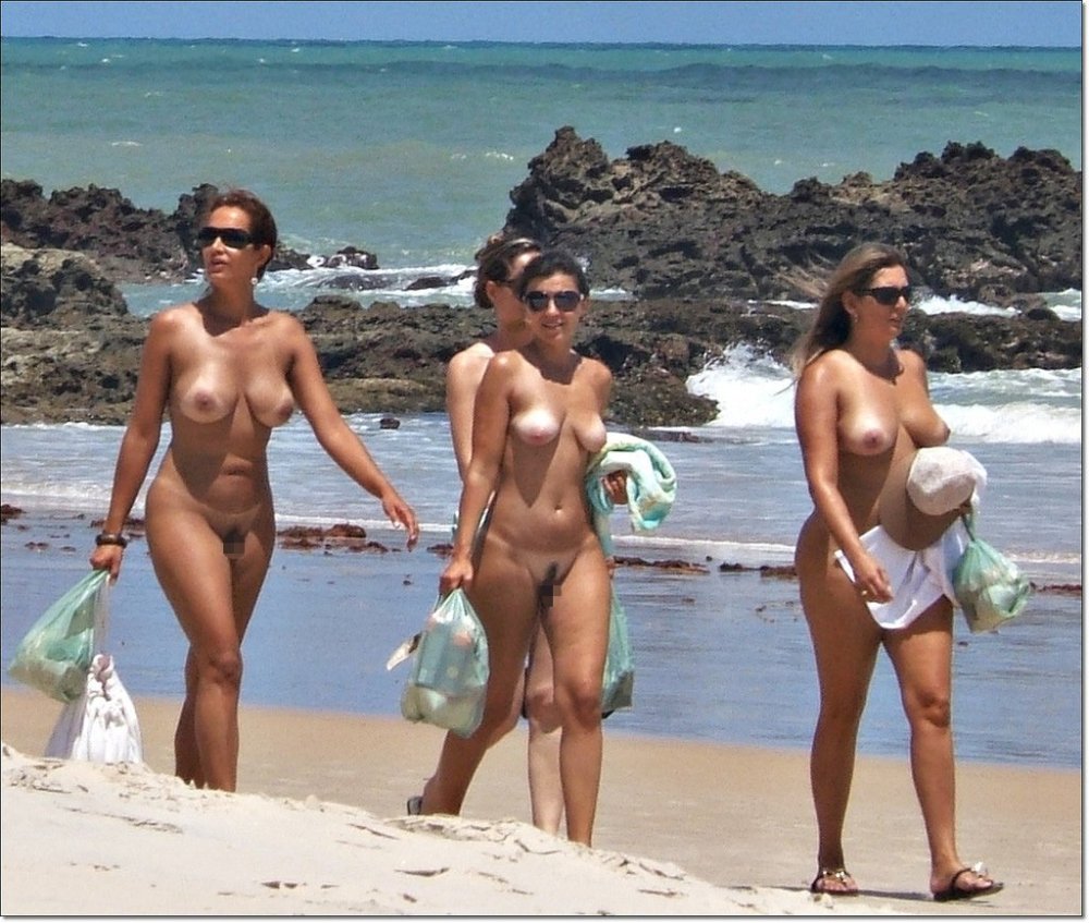 Italian girls on the beach nude