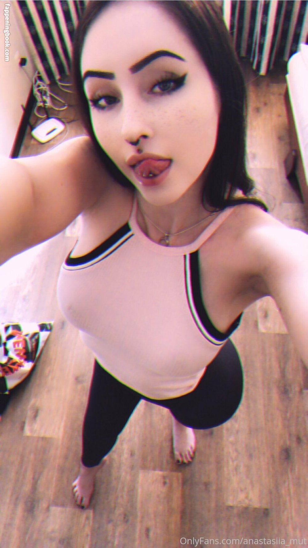 Anastasia Mut Naked Solo