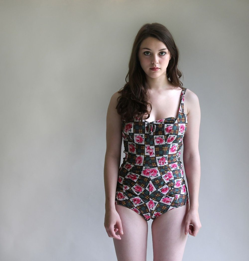 Anna Vladimirova (Imogen Dyer) Plum